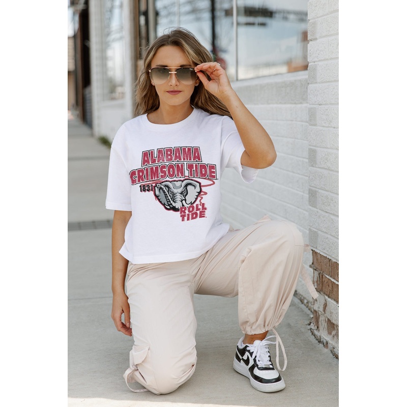 ALABAMA CRIMSON TIDE GAMEDAY GOALS BOXY FIT WOMEN’S CROP TEE