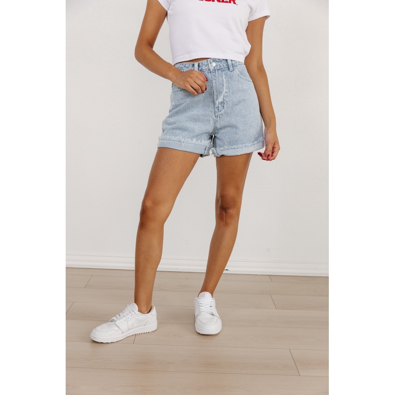 TIMELESS HIGH-WAIST SHORTS IN BLUE DENIM