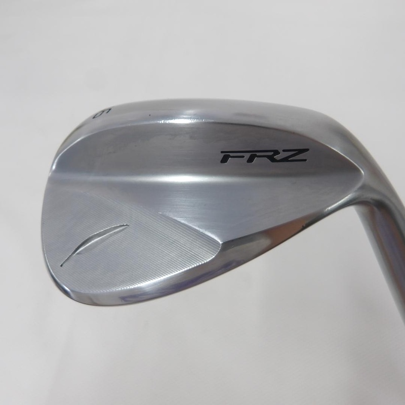 Fourteen Wedge FRZ pearl satin 46 TS-101w