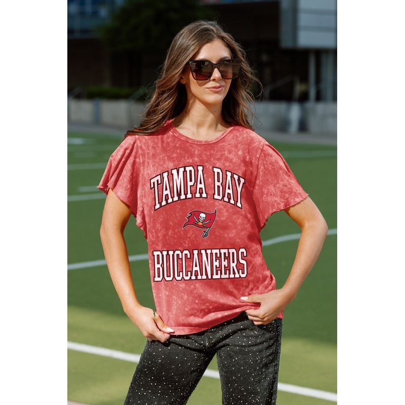 TAMPA BAY BUCCANEERS VICTORY MODE FLUTTER SLEEVE TEE IN RED