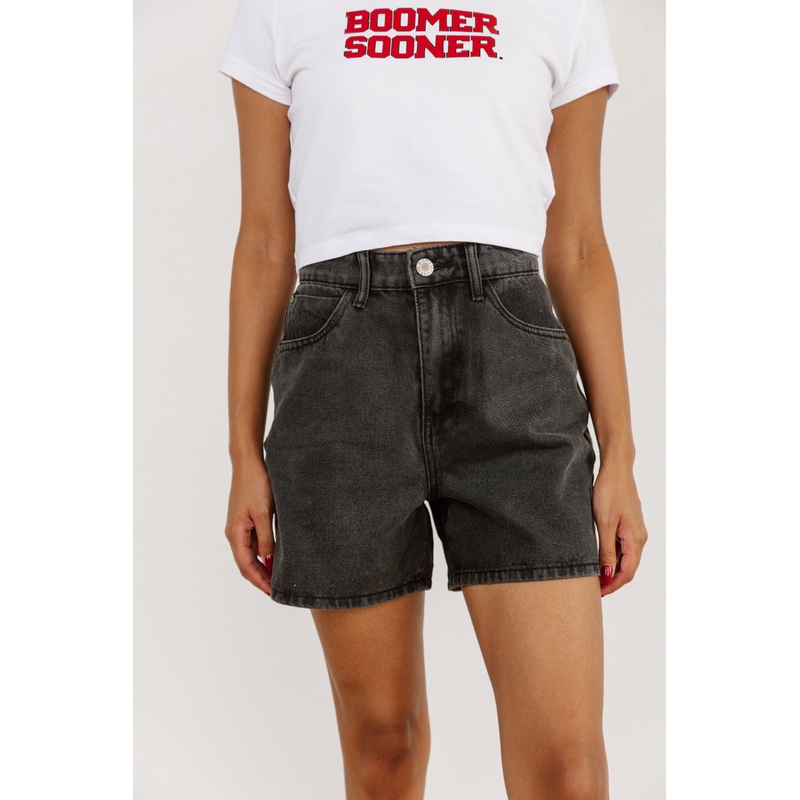 ELEVATED CLASSIC MOM SHORTS IN CHARCOAL