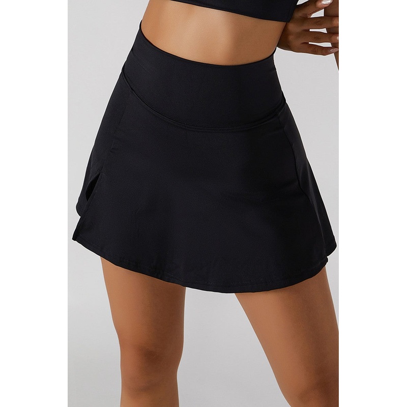 CHIC & CHEERY SOLID SKORT IN BLACK