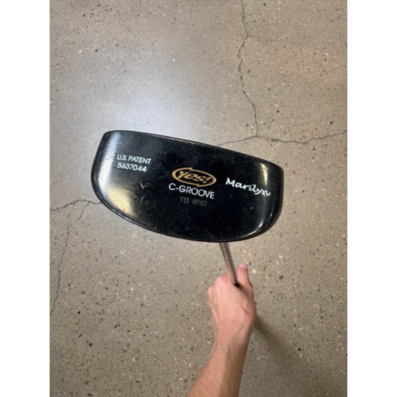 Men’s Yes! Marylin Putter Right Handed 34 (Used)